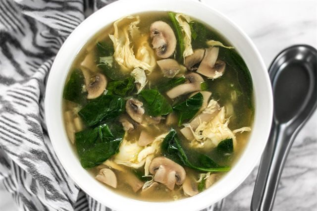 Canh Nấm Nấu Trứng Rau Bina
