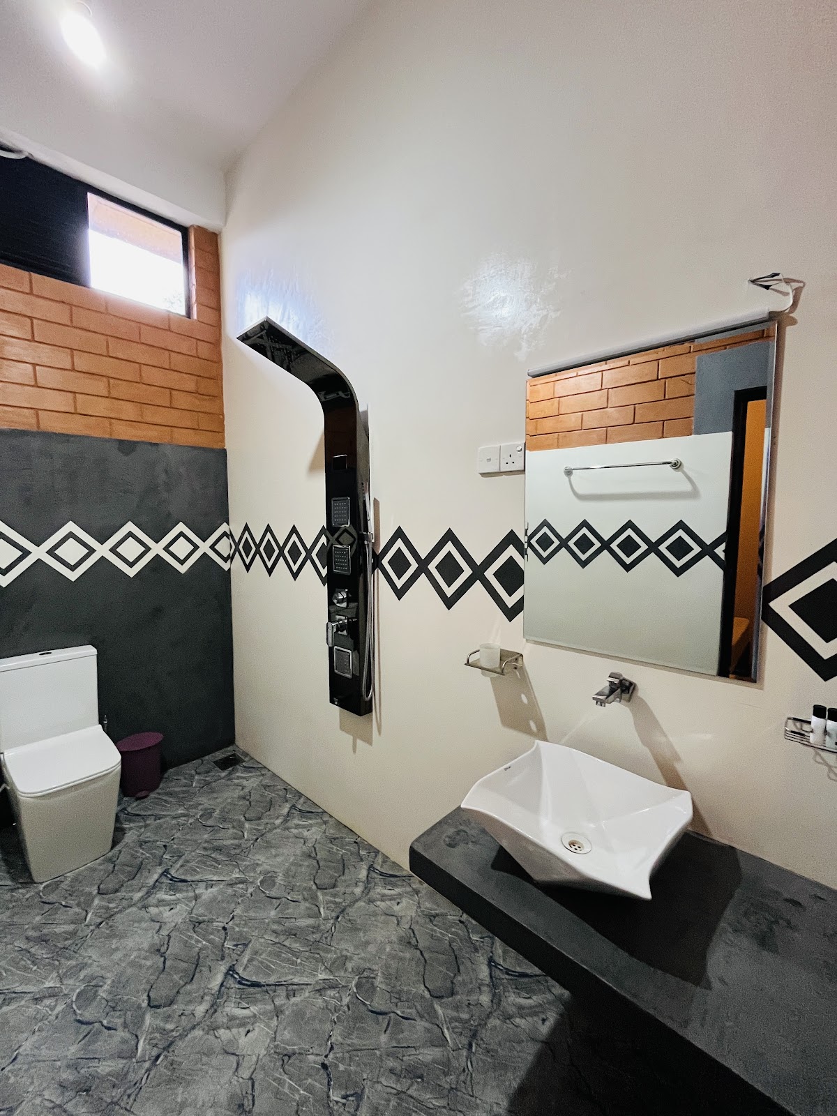 Budget Double Room - bathroom