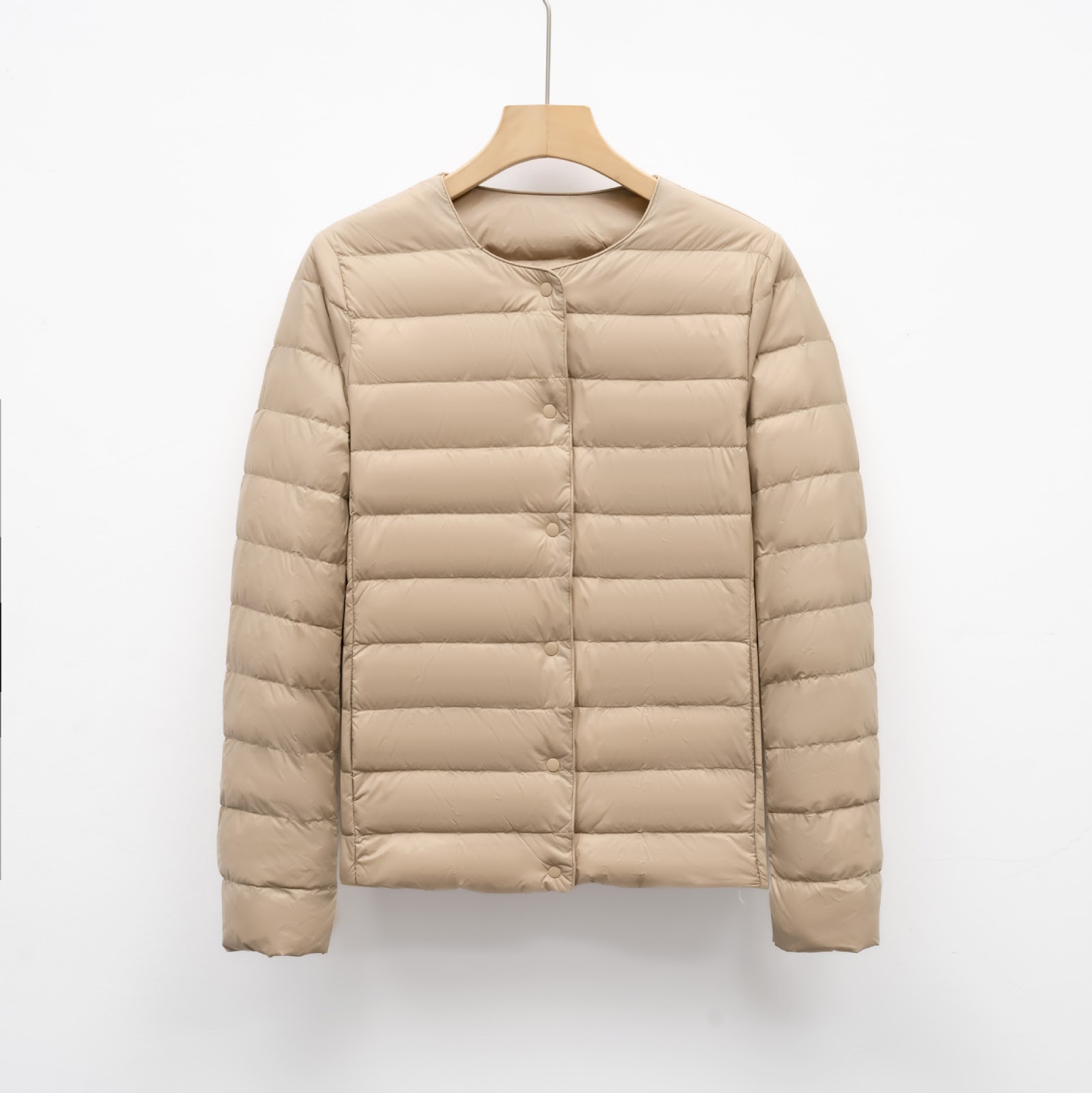 Lightweight women's quilted jacket with round neckline