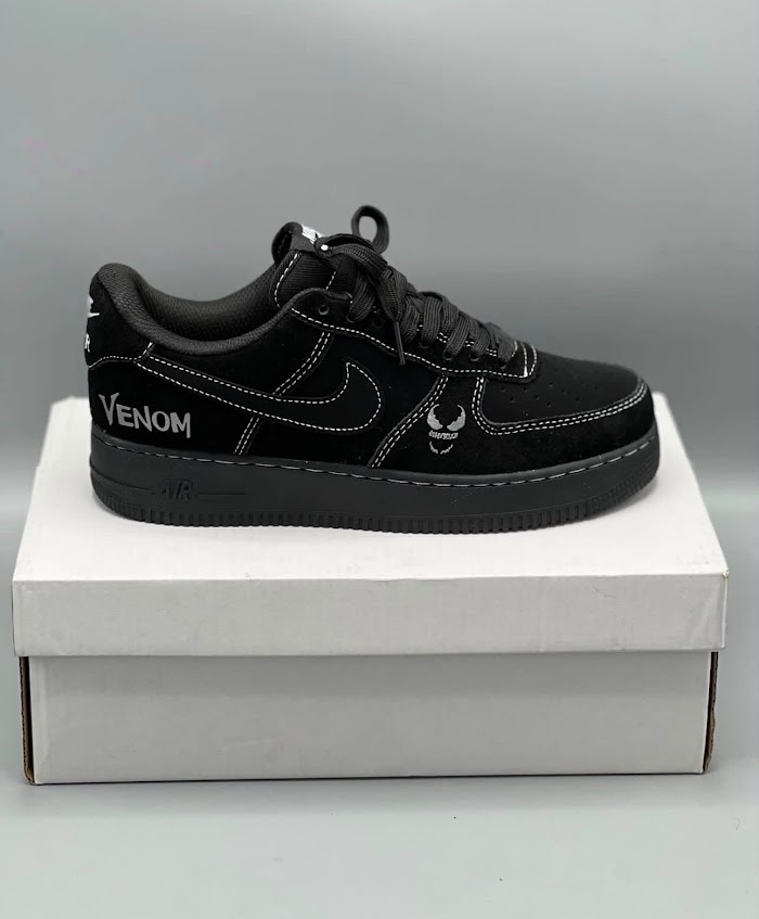 Nike Venom Negro