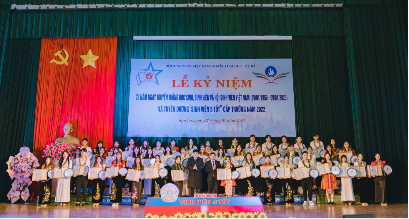 Lễ Kỷ niệm 73 năm “Ngày Truyền thống học sinh, sinh viên và Hội Sinh viên Việt Nam” và tuyên dương “Sinh viên 5 tốt” cấp Trường năm 2022