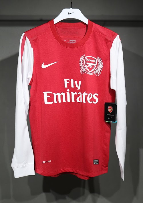 Retro 2011-12 Arsenal Local.jpeg