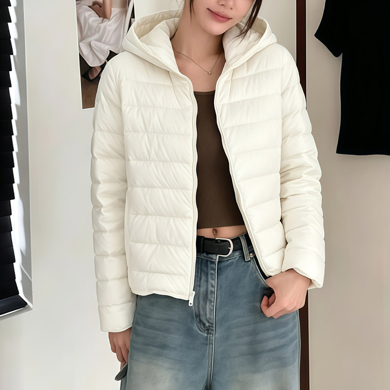 Lightweight down jacket with hood, 90% goose down
