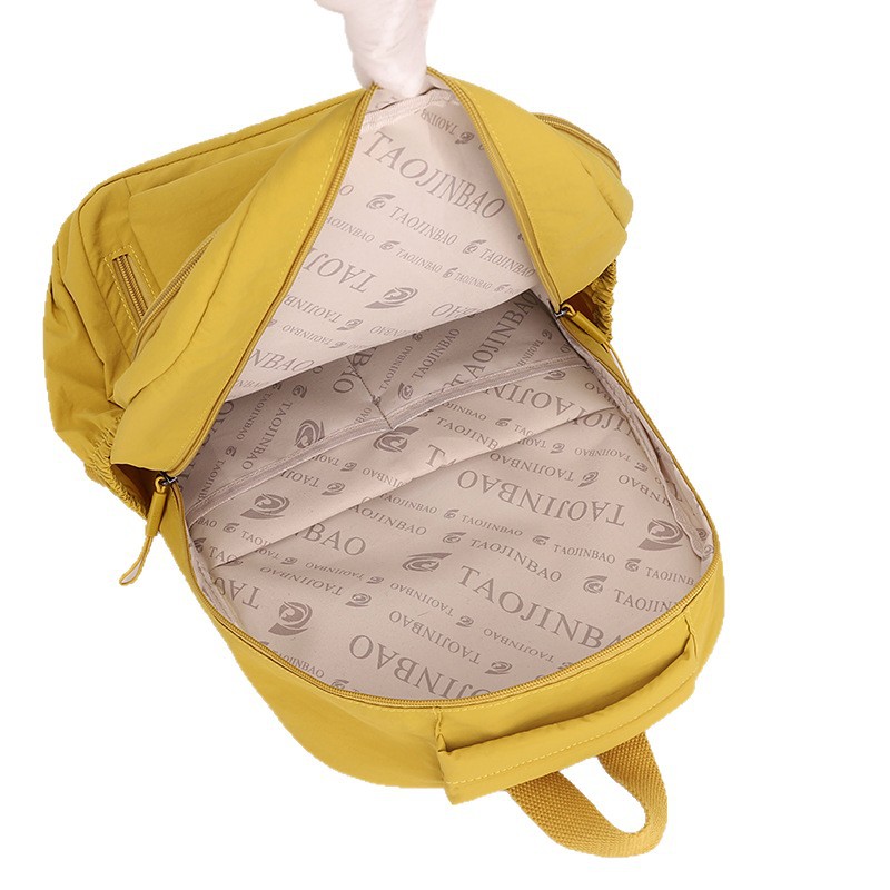 Nylon backpack, back-supporting, versatile