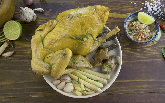 Gà Hấp Muối Sả
