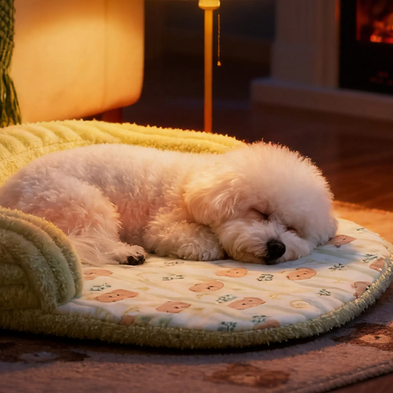 U-shaped cuddle cushion for dogs and cats