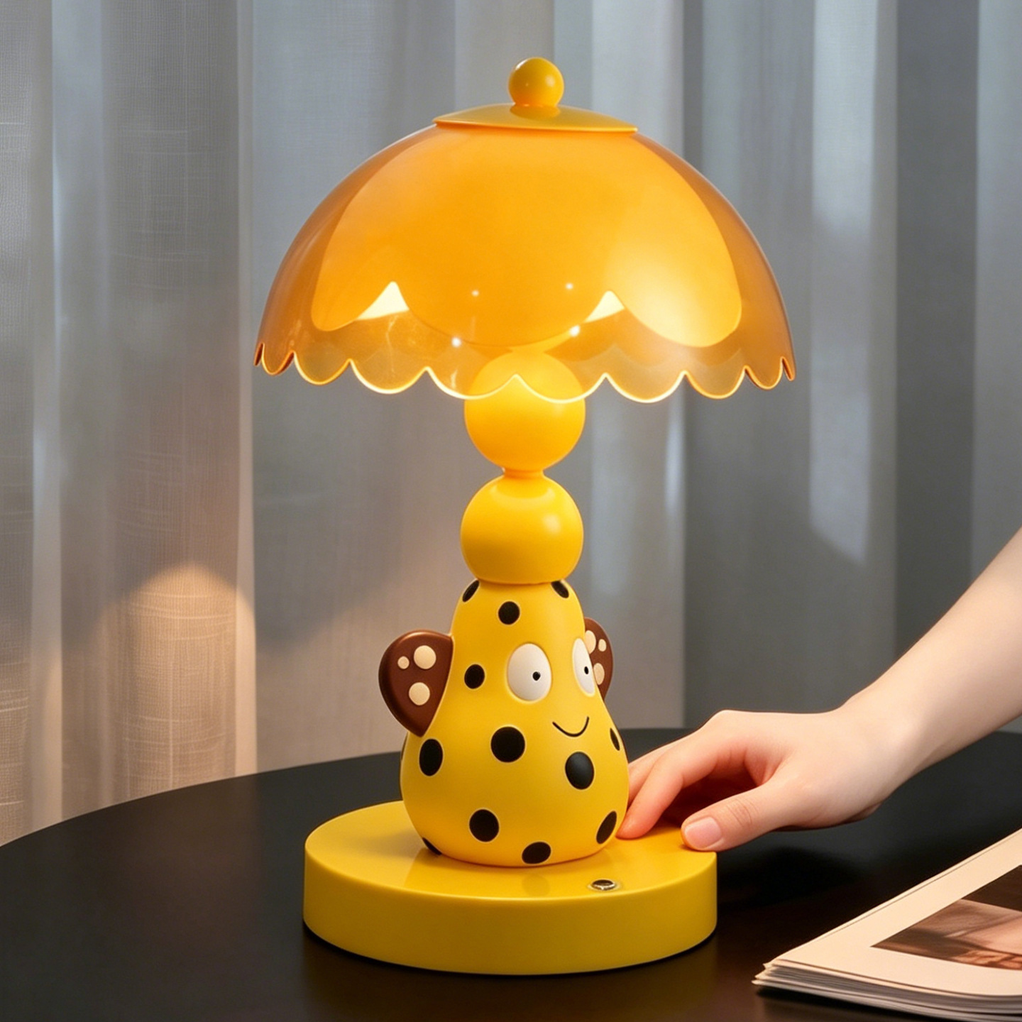 Pear Table Lamp with Spot Design