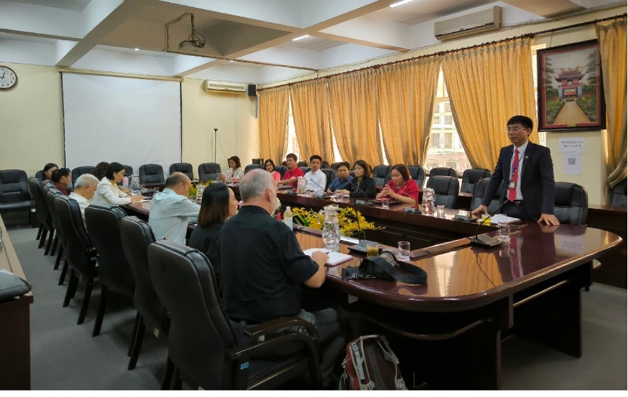 Trường Đại học Tây Bắc tiếp đón Tiến sĩ Gregory McMillan - chuyên gia Chương trình Aus4Skills - đến thăm và làm việc