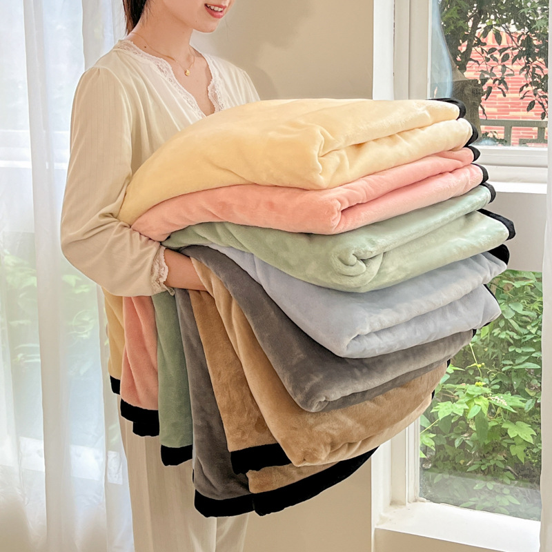 Light flannel throw blanket for on-the-go