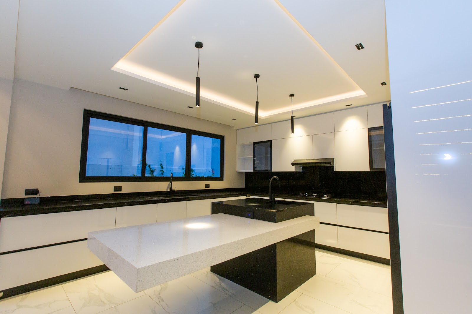 Cocina integral residencia de lujo en venta Bosque Real