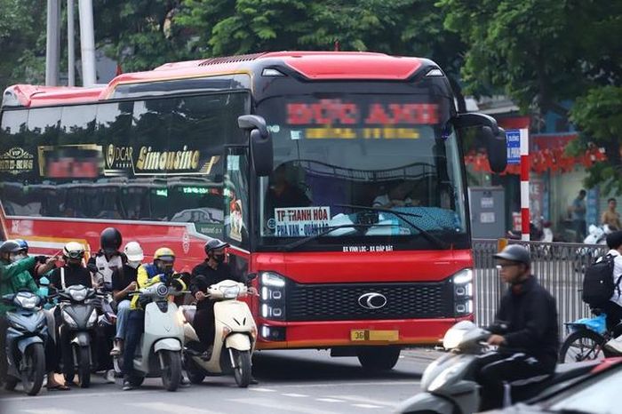 Vi phạm 'quen mặt' dịp nghỉ lễ của xe khách, mức phạt lên đến trăm triệu - Báo Sức Khỏe &amp; Đời Sống