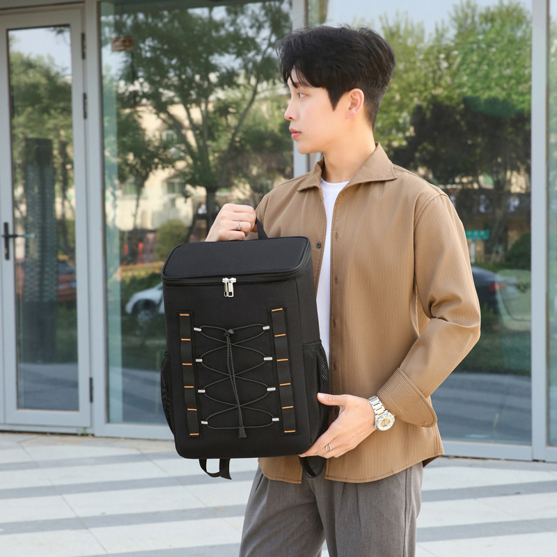 Insulated backpack with thermal function