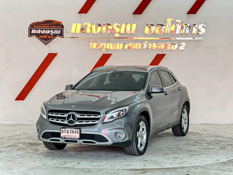 MERCEDES BENZ GLA200