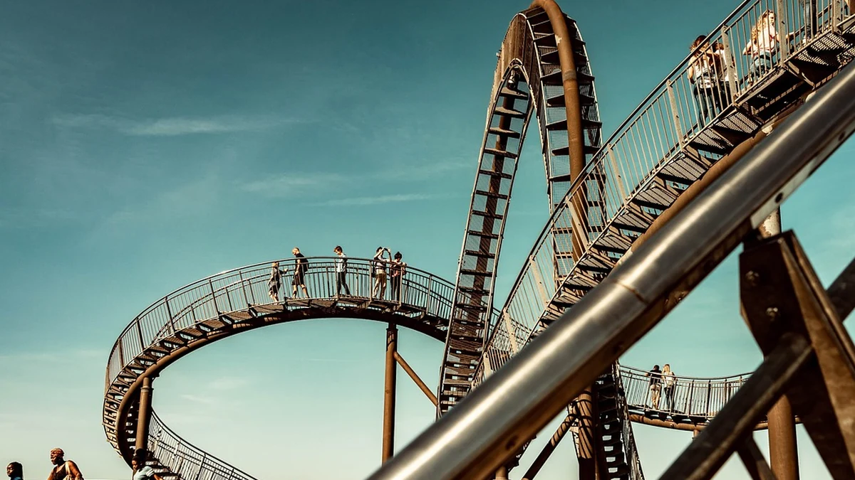 금리 인상 결정 과정과 한국 경제에 미치는 구조적 영향 분석