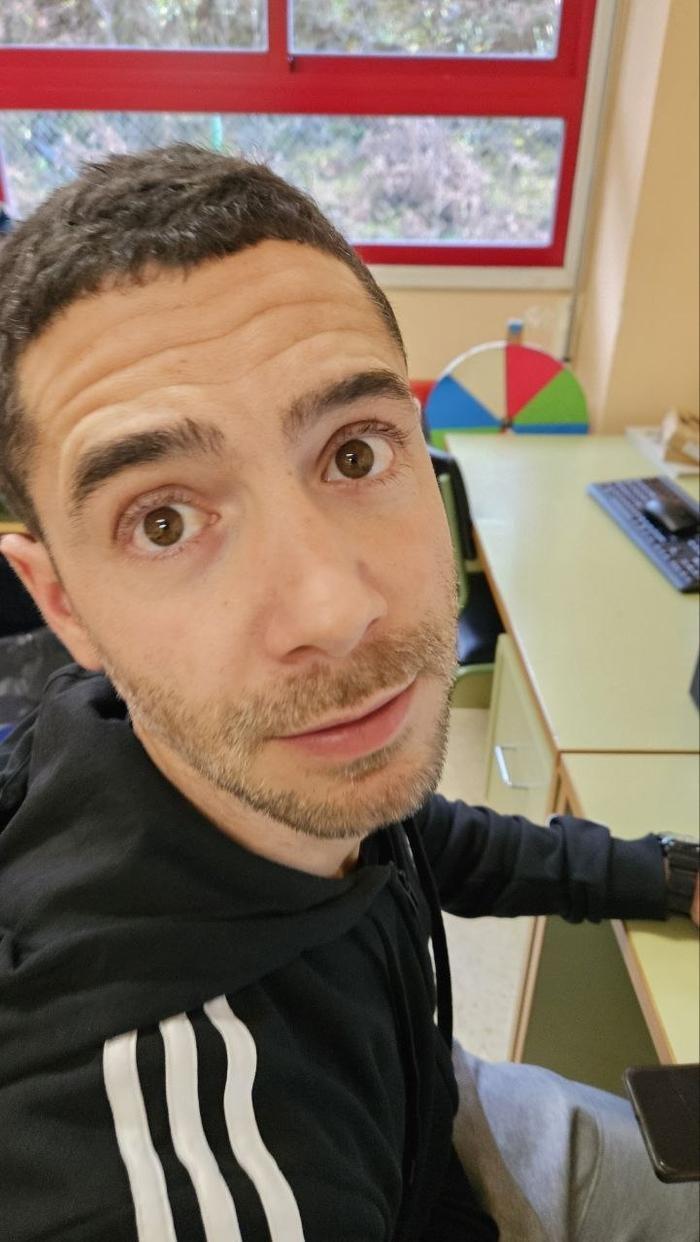 A peculiar melodía que resoa polos corredores do CEIP Belesar