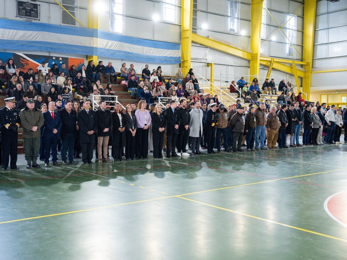 Se llevó a cabo en ushuaia el acto central por el 210° aniversario de la declaración de la independencia argentina