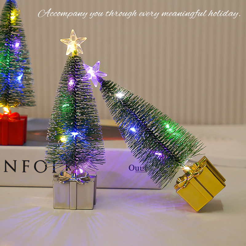 LED Christmas Tree Night Light with Gift Design