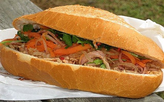 Bánh Mì Nhân Bì
