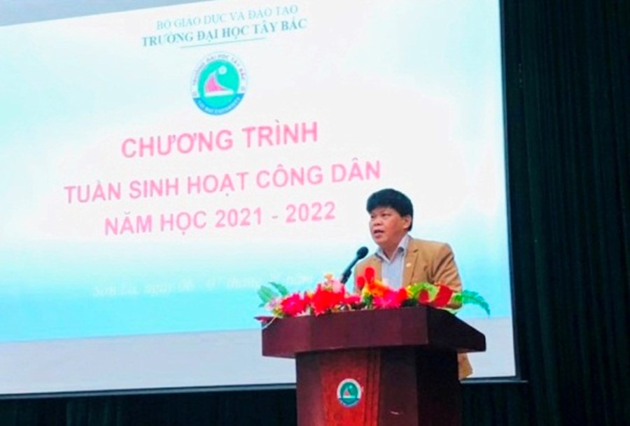 Trường Đại học Tây Bắc tổ chức “Chương trình sinh hoạt công dân - HSSV”  cho sinh viên K62 đại học, Cao đẳng hệ chính quy đầu khóa học,  năm học 2021 – 2022