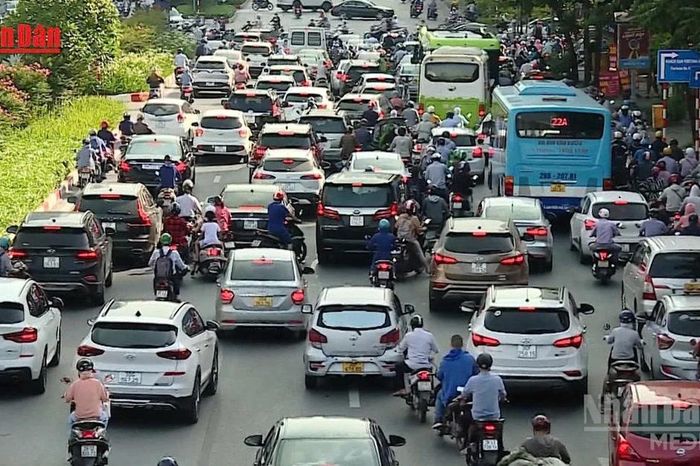[Video] Hơn 90% xe máy trong Vành đai 1 Hà Nội sử dụng xăng - Báo Nhân Dân