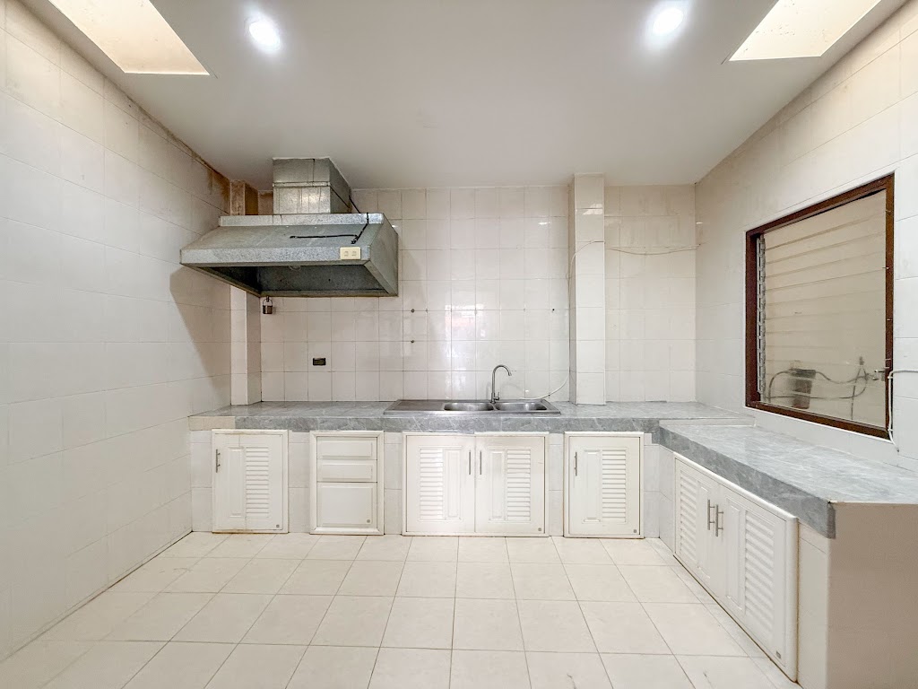 หมู่บ้านเสริมทรัพย์ · นาคา 4