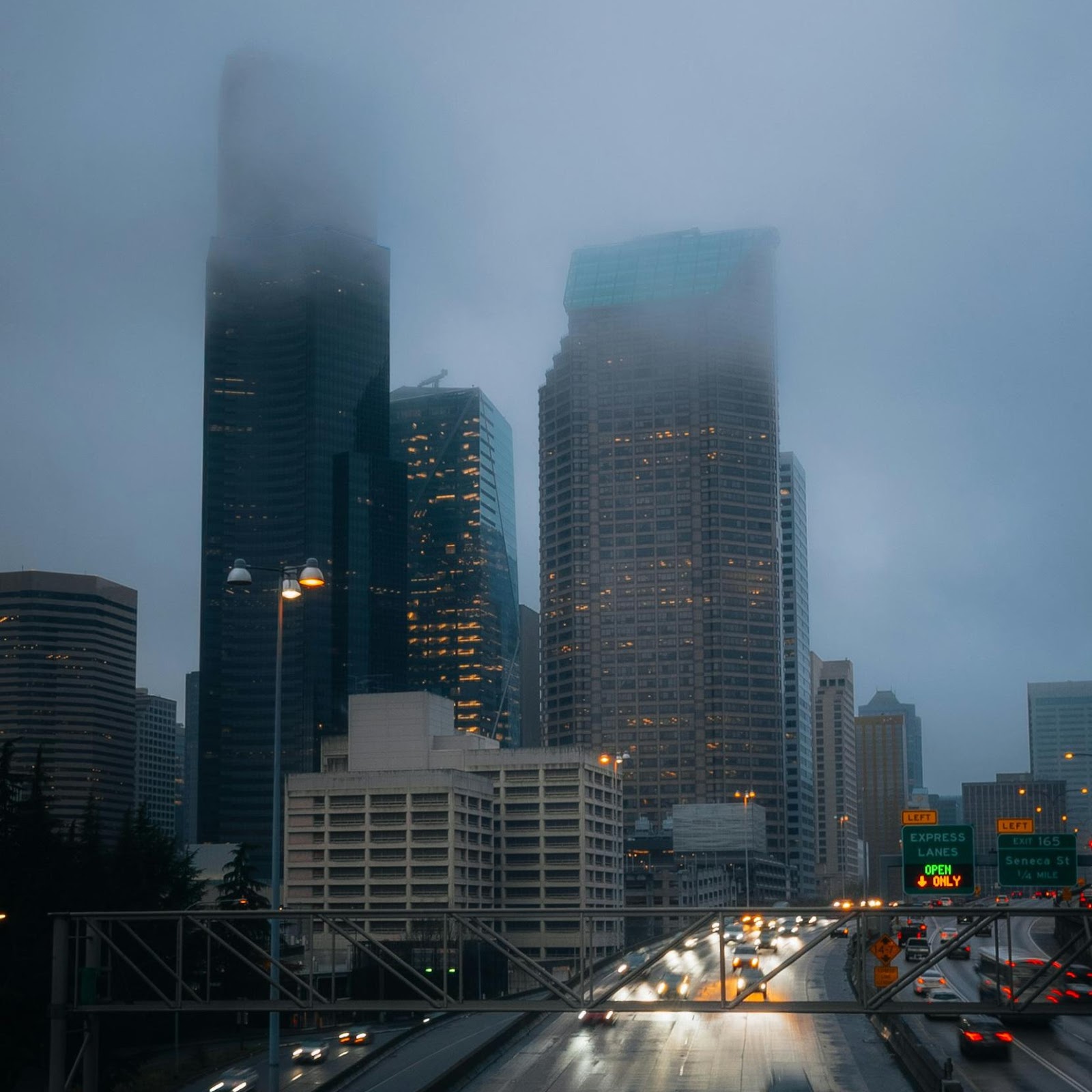 Download Moody Skyline On A Rainy Day 2K iPhone