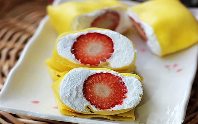 Bánh Crepe Kem Dâu Tươi