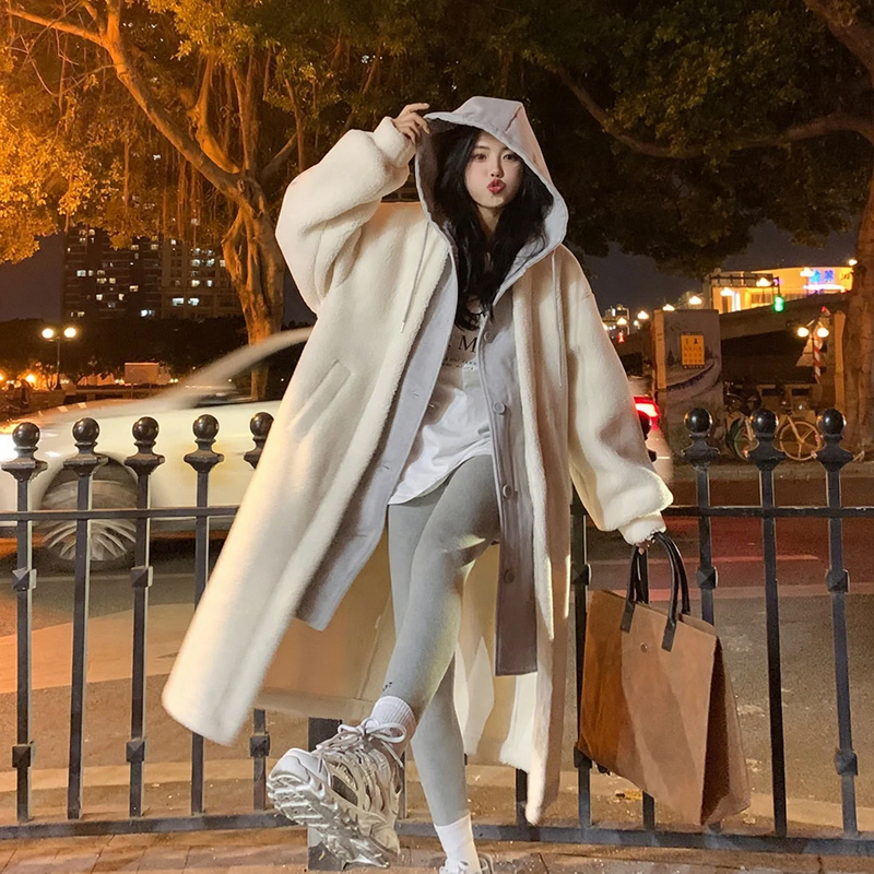 Long Women's Hoodie made from Lamb Fleece Imitation