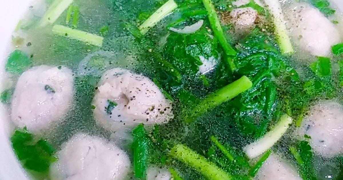 Canh rau tần ô nấu cá thác lác viên