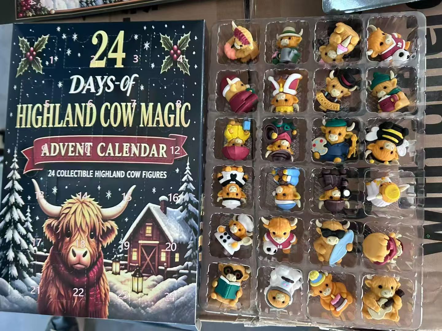 Christmas Advent Calendar with 24 Anti-Stress Figures