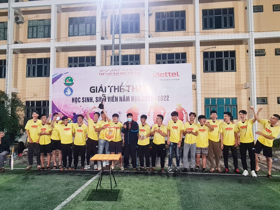 Tổng kết Giải Bóng đá học sinh, sinh viên Trường Đại học Tây Bắc  năm học 2021 – 2022