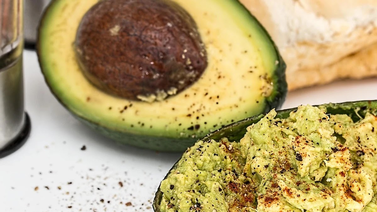 식사 후 바로 누우면 안 되는 이유와 건강 영향