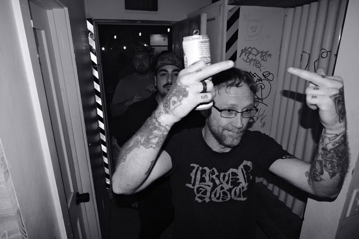@tlau.photos_thelostandunfounds_2026-03-29_austin_last_night_noir_008