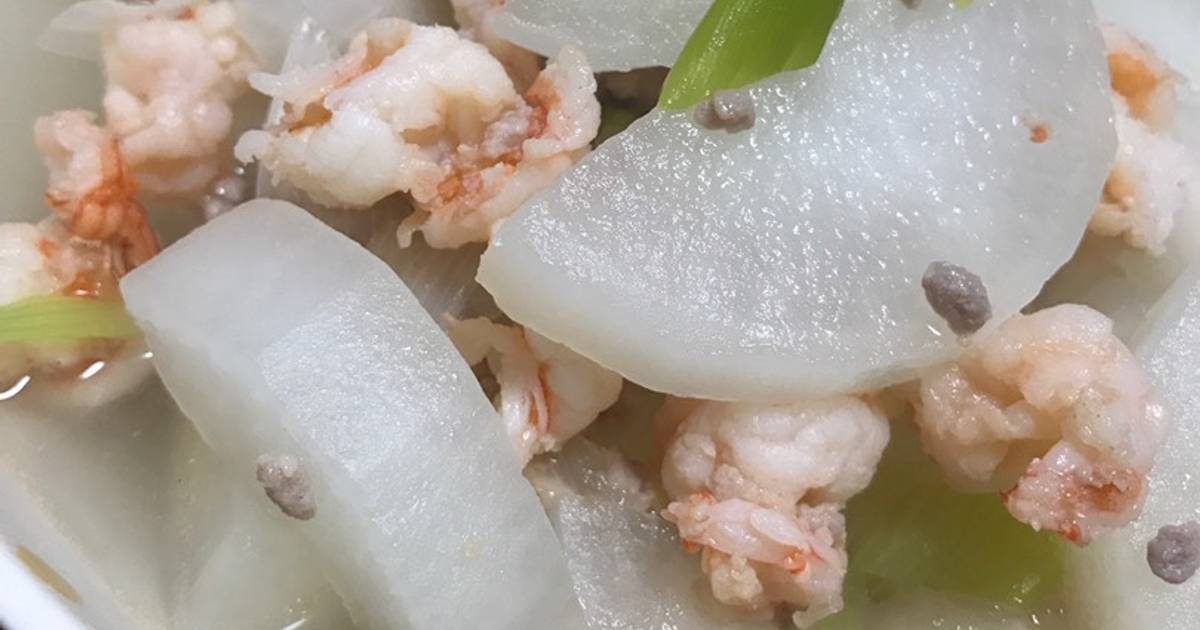 Canh củ cải nấu tôm, thịt băm, hành nhật (hành lá)
