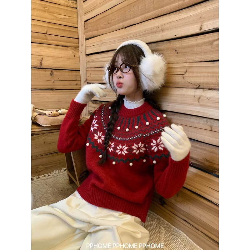 Lined knit sweater in Christmas red