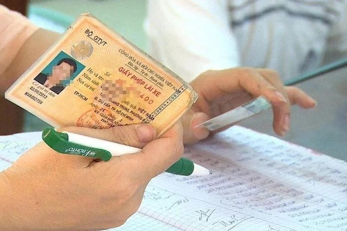 6 trường hợp bị thu hồi giấy phép xe tập lái từ 1/7 - Báo Tri thức &amp; Cuộc sống