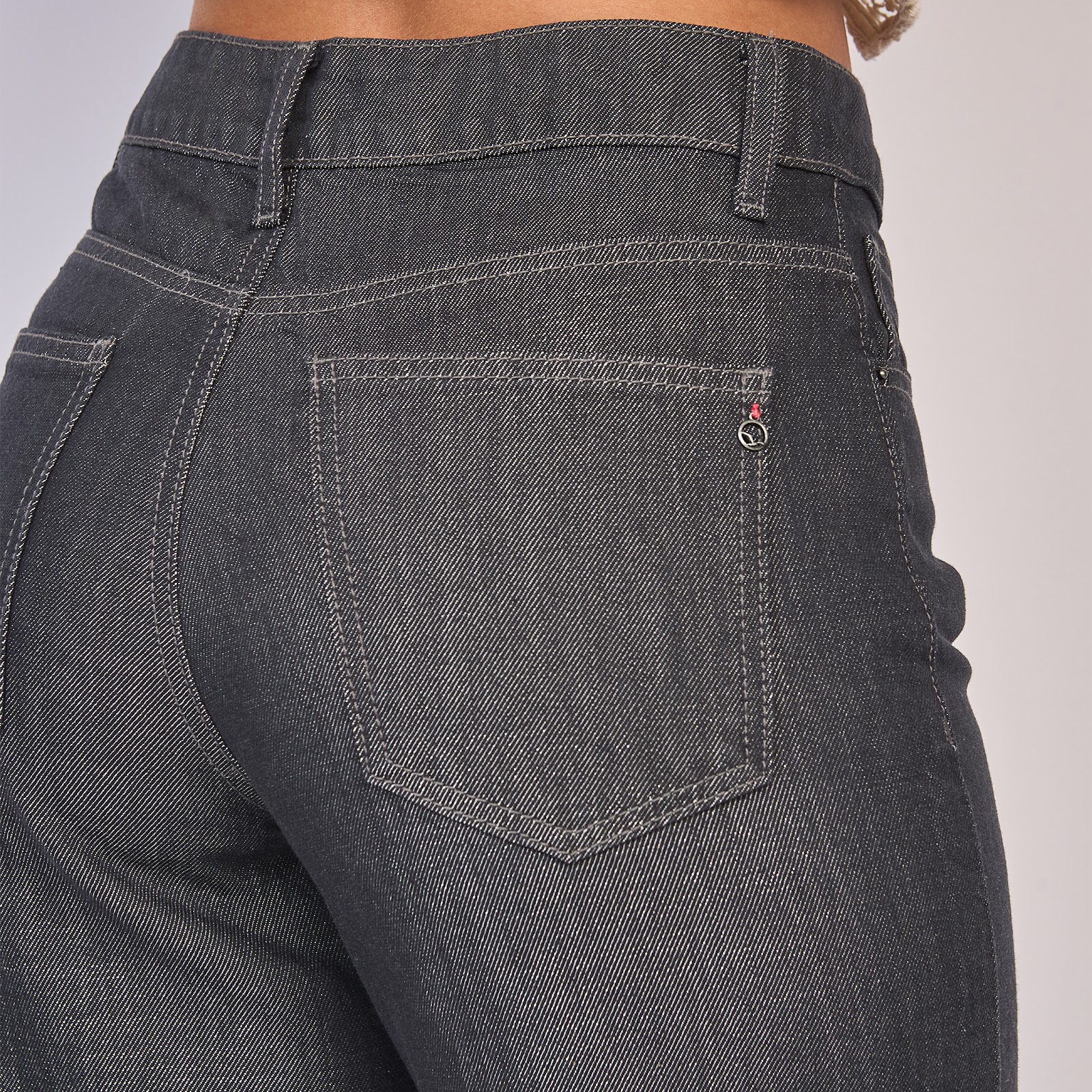 Jean dama straight tiro alto rígido con destellos metalizados, color Gris oscuro - Vista 8