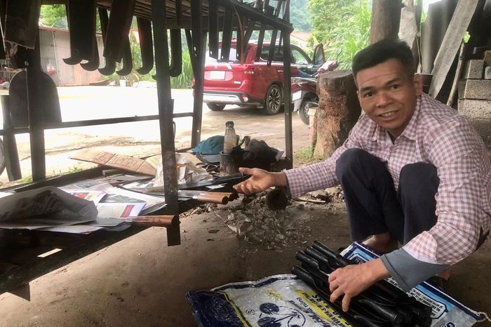 Bản hùng ca lao động giữa thép và lửa ở làng nghề rèn Phúc Sen - Báo Tin Tức TTXVN