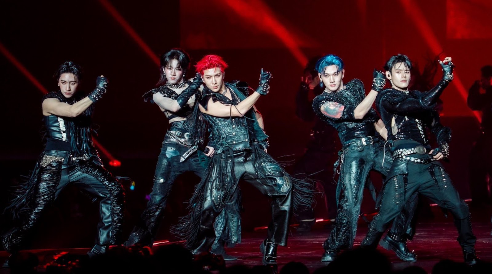 “PERSES UNCENSORED CONCERT” ปลดล็อกทุกตัวตนแบบไม่มีกั๊ก!  5 หนุ่ม PERSES โชว์ศักยภาพรอบด้าน จัดเต็มทุกโชว์สุดพลัง เปิดทุกมุมที่ไม่เคยเห็น ภาพที่ 34