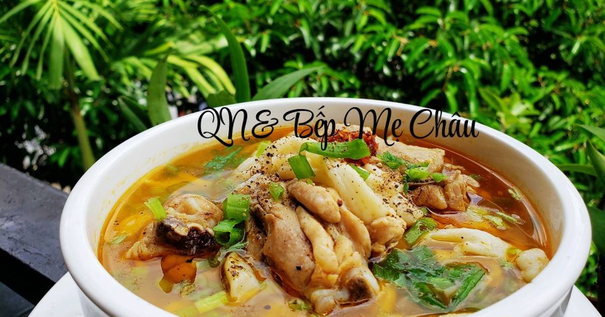 Bánh canh bột mì nấu thịt gà