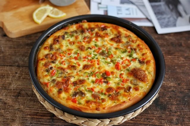 Bánh Pizza Bò Xào Phô Mai
