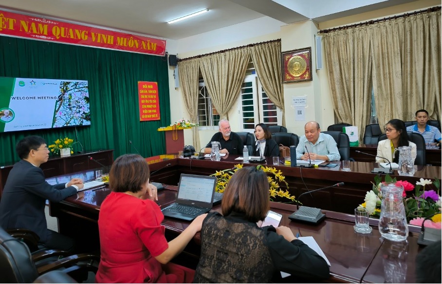 Trường Đại học Tây Bắc tiếp đón Tiến sĩ Gregory McMillan - chuyên gia Chương trình Aus4Skills - đến thăm và làm việc