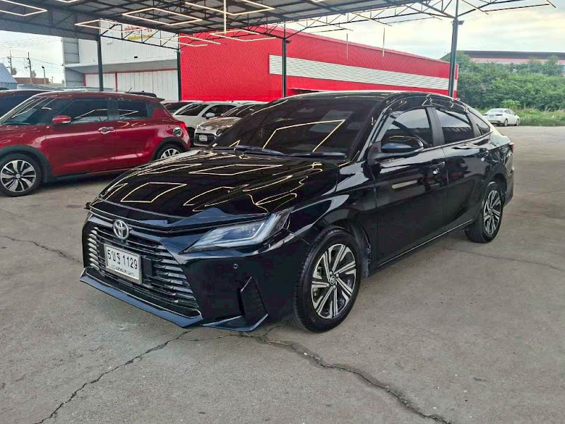 TOYOTA YARIS ATIV