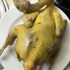 Đâm muối bột ngọt và ớt hiểm thì có mùi ngon nhất. Nặn chanh hay tắc và chấm với gà ăn là số 1 luôn nhé!