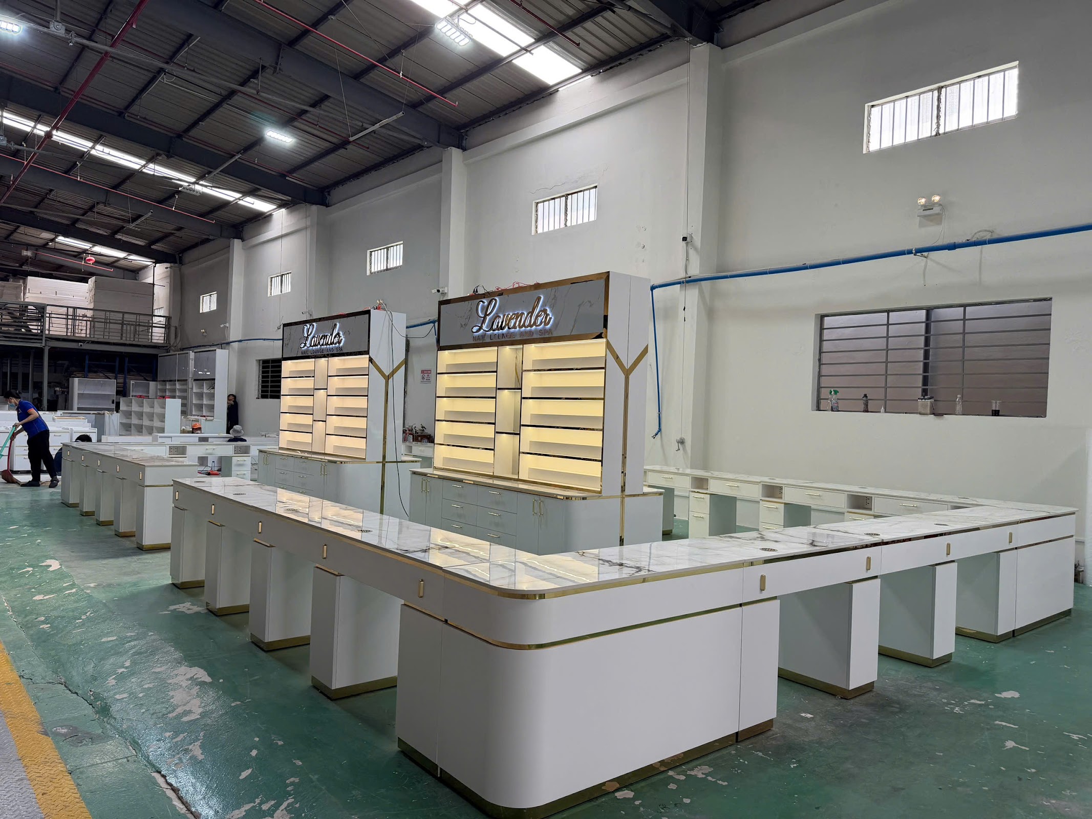Vật liệu nội thất tiệm nail bền nhất tại Mỹ so sánh chi tiết