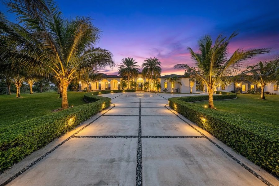 Arrow Estate at dusk, frame 3