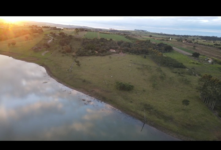 Foto 2 de Terreno pé na água 34.000m² na represa do Jurumirim