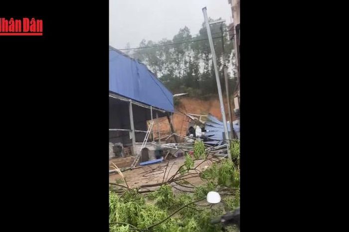 [Video] 5 người bị thương do dông lốc, mưa đá ở miền Bắc - Báo Nhân Dân