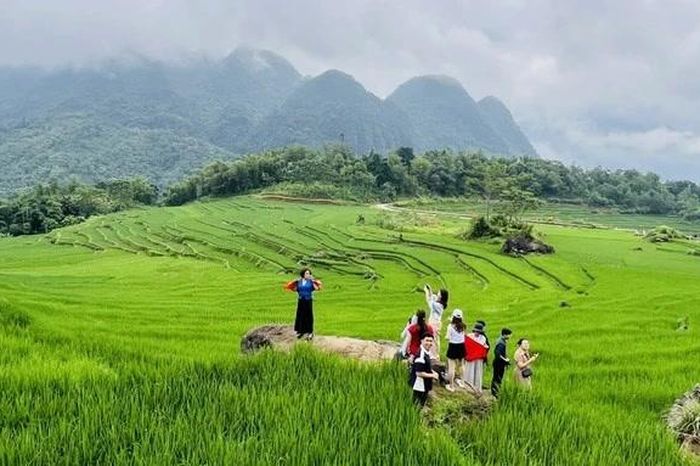 Việt Nam lập kỷ lục: 4 tháng liên tiếp đón trên 2 triệu khách quốc tế - Báo Tri thức &amp; Cuộc sống