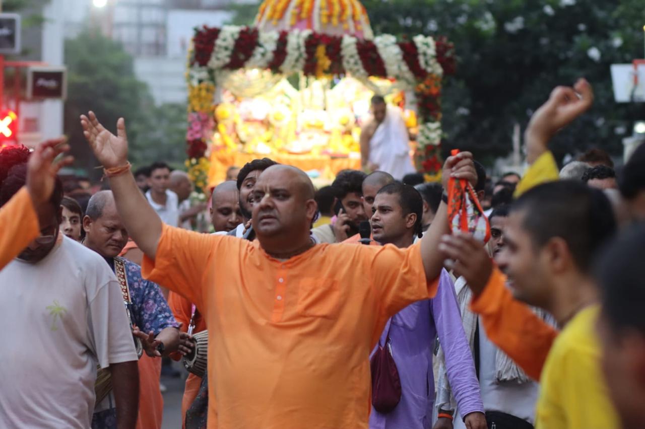 ISKCON Gurugram President - Rambhadra Das, dancing at a Rath Yatra